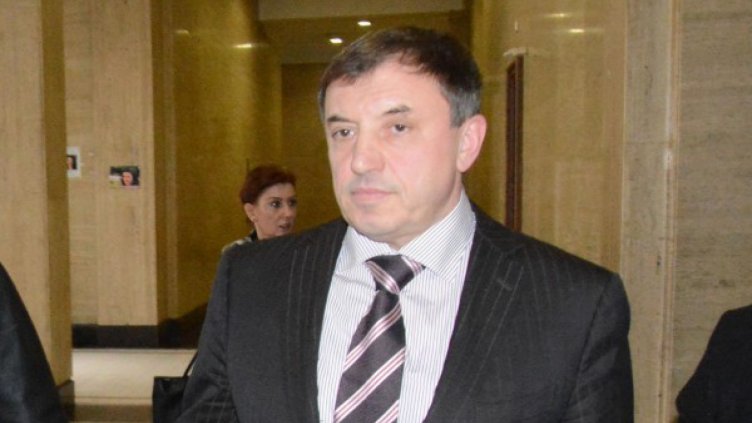 Стреляха с гранатомет по Алексей Петров! Жив е!*