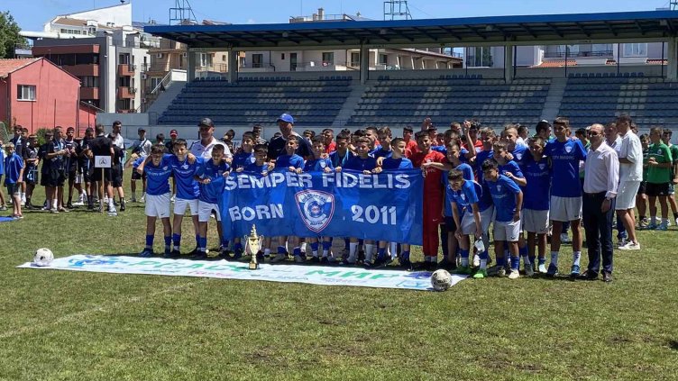 13-годишните таланти на Спартак с трофей в Созопол