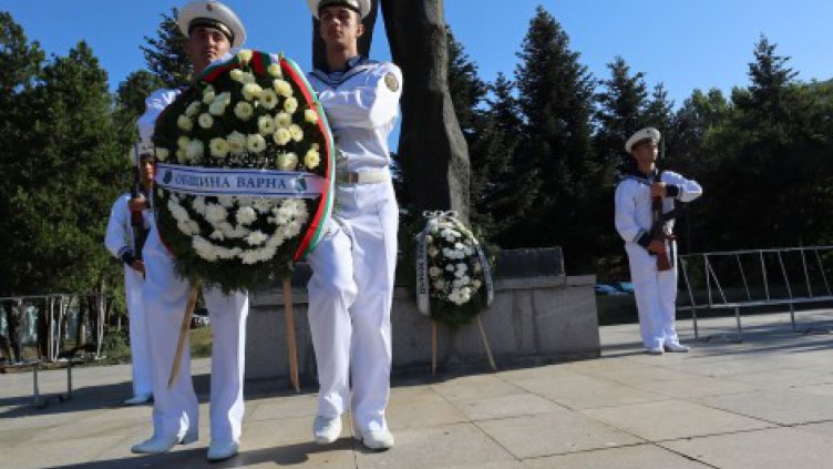 78 години след разстрела: почетоха паметта на Вапцаров във Варна