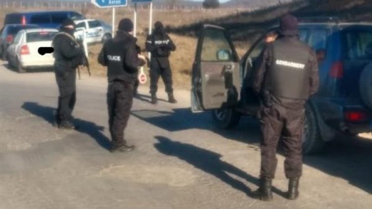 Акция на АМ "Тракия": Арестувани са четирима с близо 10 кила хероин от Турция 