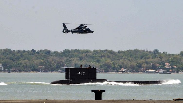 Откриха отломки от индонезийската подводница