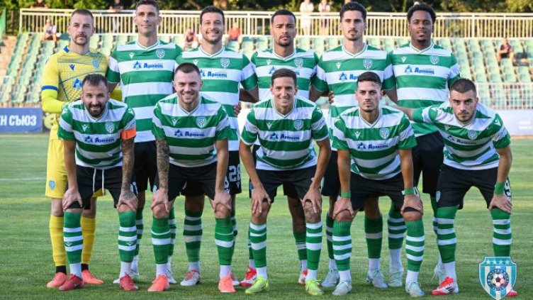 Ясни часовете и съдиите за мачовете на Черно море с Истанбул Башакшехир