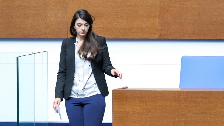 Лена Бориславова се похвали във фейсбук: Осъдих Слави Трифонов!