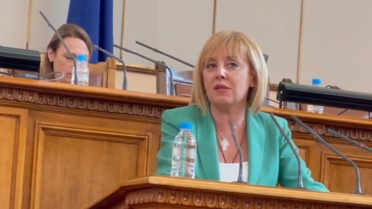 Манолова внесе законопроект за контрол над колекторите