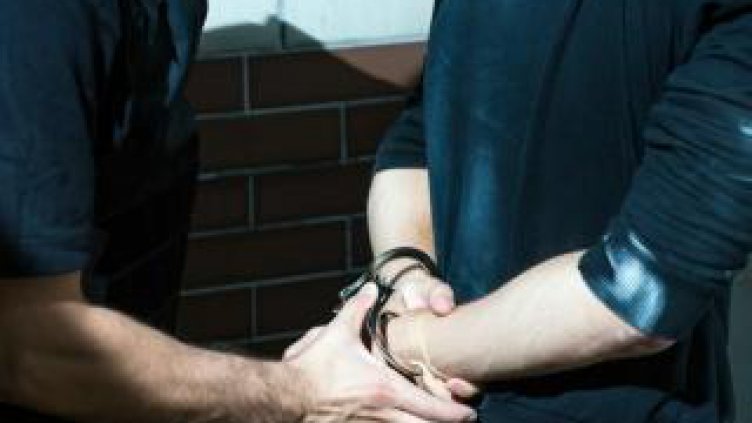 Искат най-тежката мярка за арестуваните ало измамници