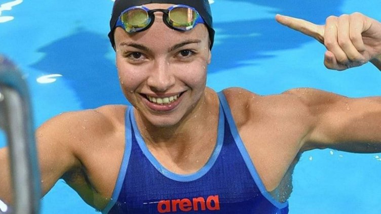 Варненка постави нов национален рекорд и се класира за полуфиналите на Световното първенство по плуване