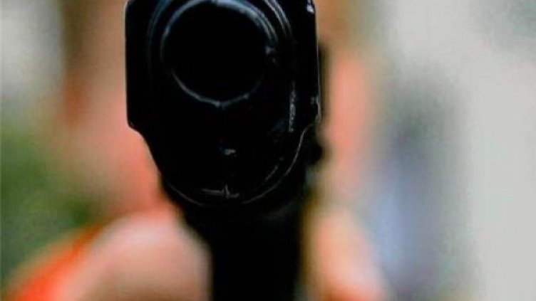 Простреляният данъчен е бивш полицейски служител