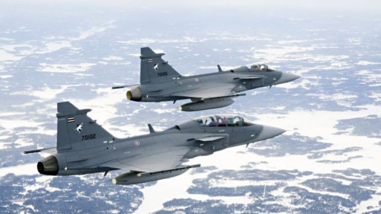 Четири американски изтребителя пристигнаха да пазят небето ни