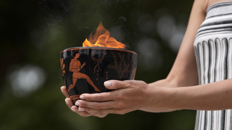 Запалиха Олимпийския огън