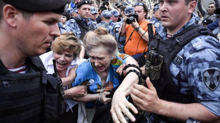 В Русия:Арестуваха протестиращи активисти