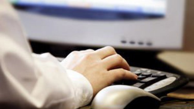 Мечтаната първа работа за младежите: Зад бюро, в сферата на услугите 