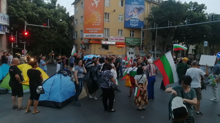 Снимка: Фейсбук; Палатков лагер община Варна