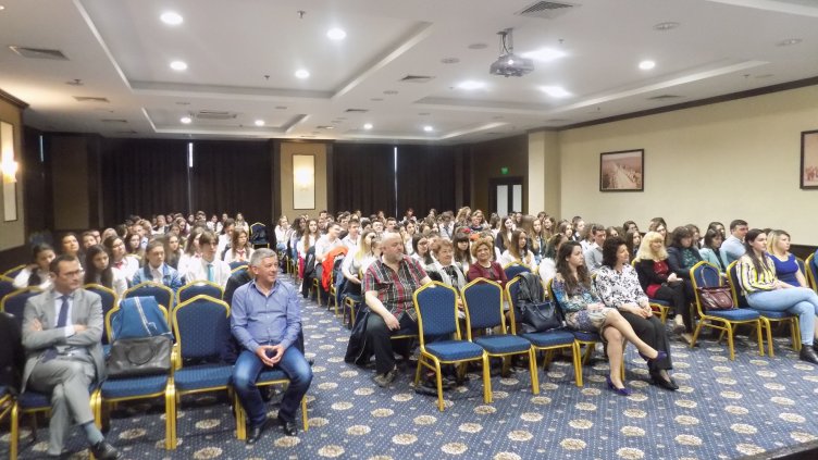 Последиците от наркотиците дискутираха варненски ученици