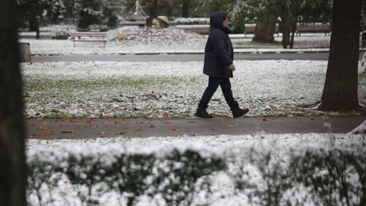 Новата година идва със сняг