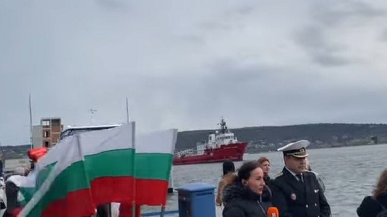 Научноизследователският кораб „Св. св. Кирил и Методий“ акостира във Варна (ВИДЕО)