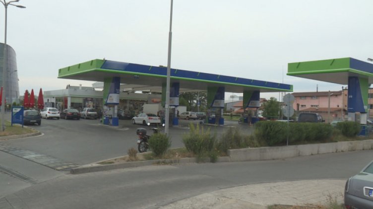 Маскирани младежи обраха бензиностанция 