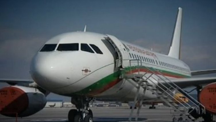 Търси се нов самолет за властта