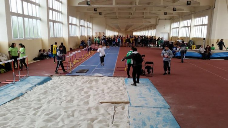 Над 250 ученици мериха сили в състезания по лека атлетика