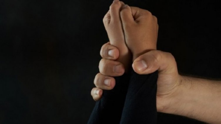 Педофил се гаври с момченце в приемно семейство