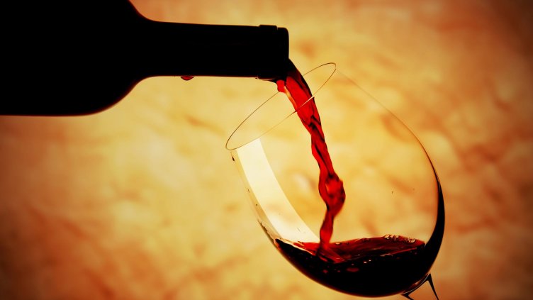 1 литър вино изпил "отличникът", задържан с 4,7 промила алкохол във Варна