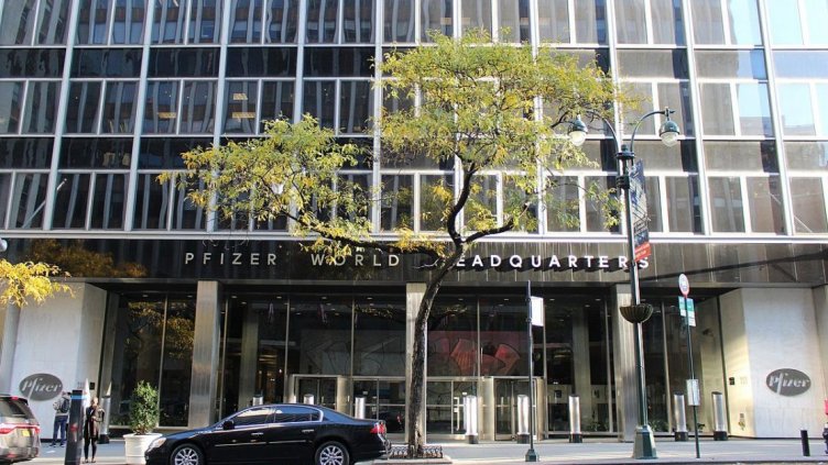 Сензация от Пфайзер: Изкуствен интелект твори нови вирусни щамове!