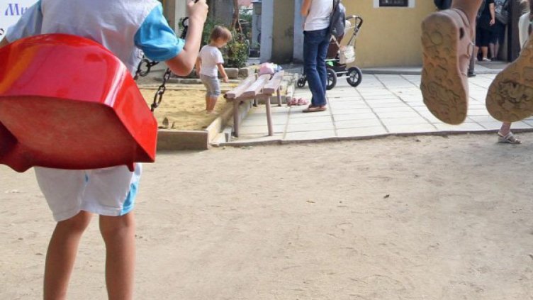 "Родители в заетост" осигурява детегледачи за 2 хил. семейства