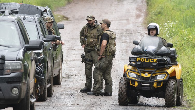 Убиха двама с нож в Квебек