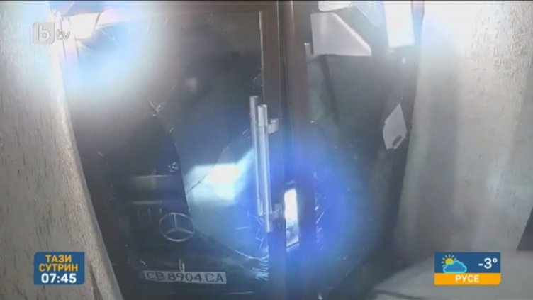 Баровец нахлу в механа с "Мерцедес"