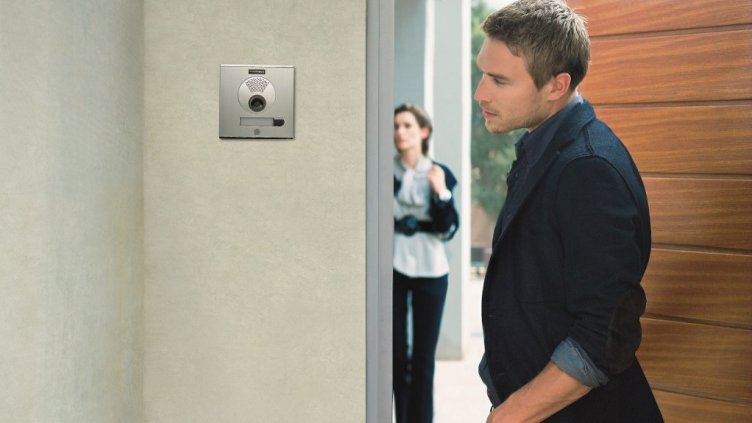 Глобиха варненец, нарушил заповед за защита от домашно насилие