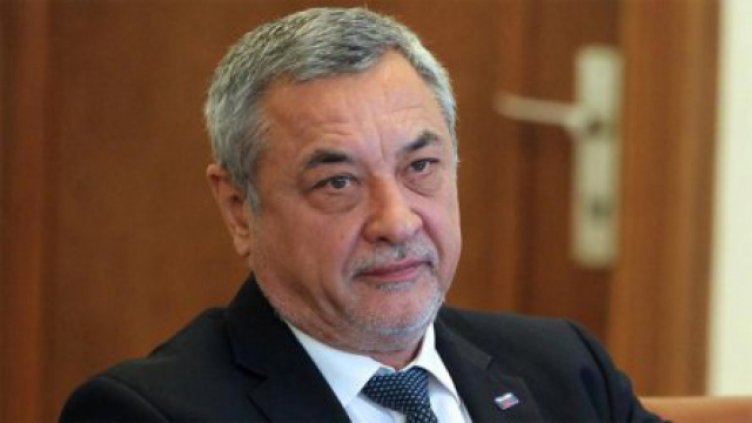 Парламентът ще гласува оставката на Валери Симеонов