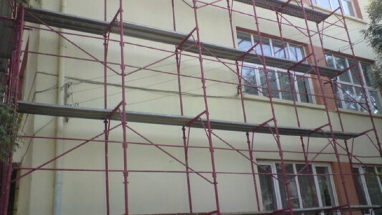 Хванаха за часове мъж, крал от строеж в центъра на Варна