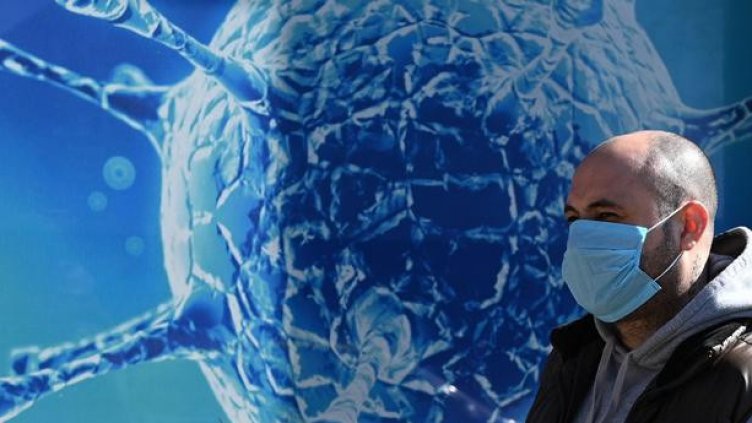 Пада възрастта на заболелите от COVID-19