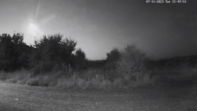 Метеорит прелетя над България (ВИДЕО)