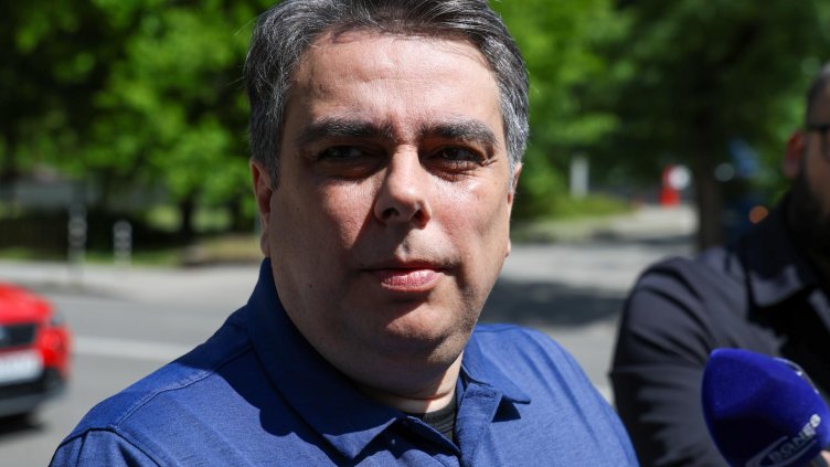 Асен Василев: Цените на потребителските стоки няма да скочат с въвеждане на еврото