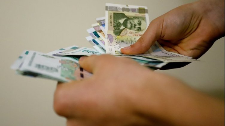 Годишната инфлация спадна до 6.3%