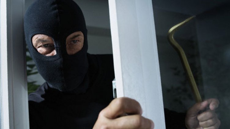 Обир за над 20 бона от варненски дом