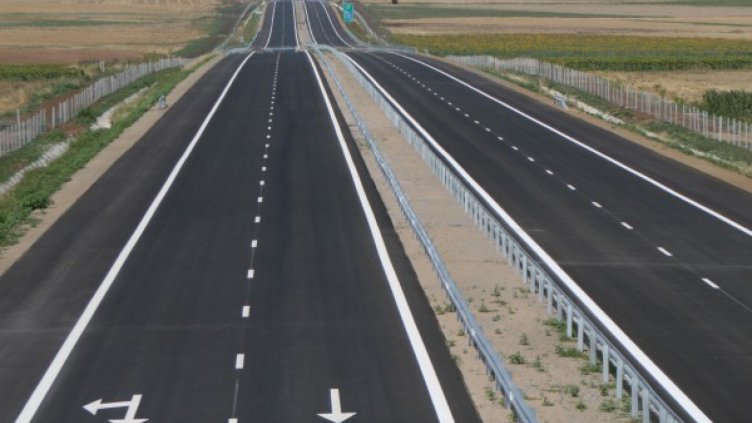 "Тракия” с мантинели срещу фарове и шумяща маркировка