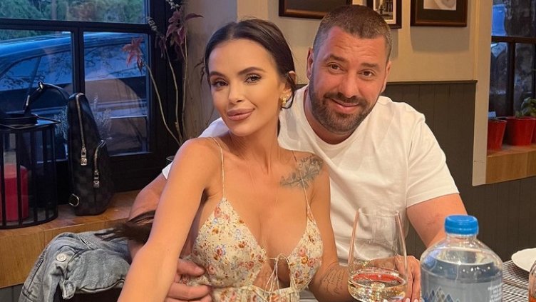 Фолк певицата Мария е бита от мъжа си