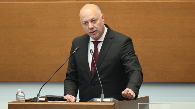 Желязков: Отговорихме на опозицията с доводи и аргументи