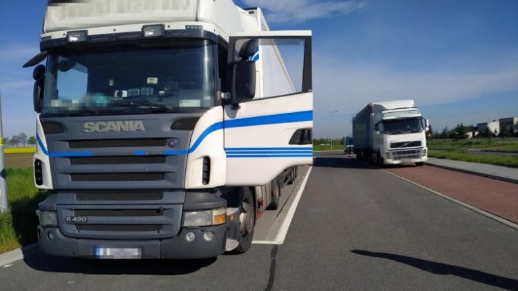 Облекчават трафика: Спират камионите над 12 тона