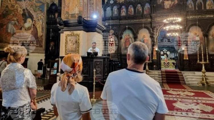 Варненци отбелязаха празника на всички български светии