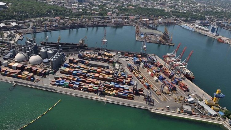 Кораб потъна в черноморски порт