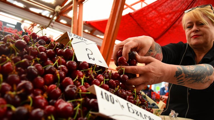 Черешите във Варна вече са 10 лева