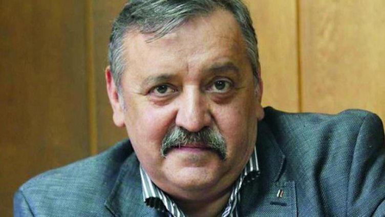 С Омикрон пандемията свършва, смята проф. Кантарджиев