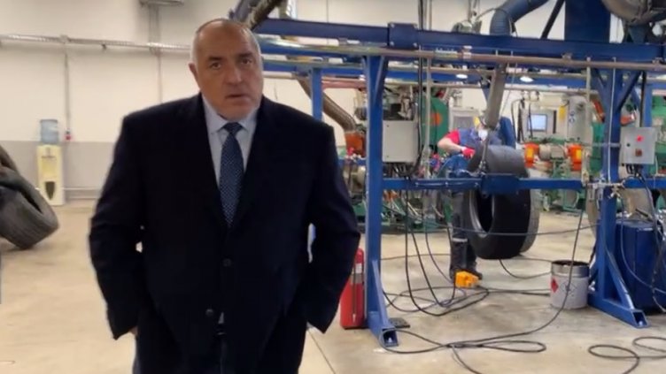 Борисов "търкаля гуми" и поиска отмяна на зеления сертификат (ВИДЕО)