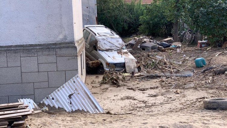 Раздават ваучери за бяла техника на пострадалите от наводненията в карловските села