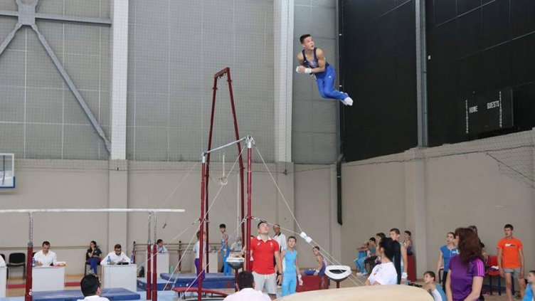 Варненският гимнастик Божидар Златанов спечели 6 златни медала на държавното първенство
