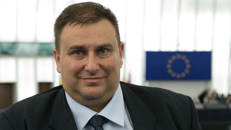 Емил Радев с въпрос до ЕК относно безопасността на конското от Аржентина