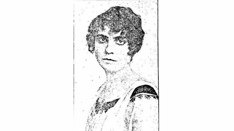 ВЕЛА УШЕВА ПО ВРЕМЕТО, когато играе във Варненския общински театър.