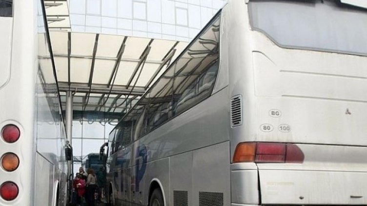 Aвтобусни фирми на протест пред Министерския съвет
